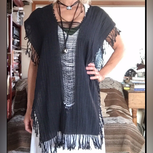 Nwt nib Caravana kaftan ak kin black unisex tunic - Picture 3 of 4